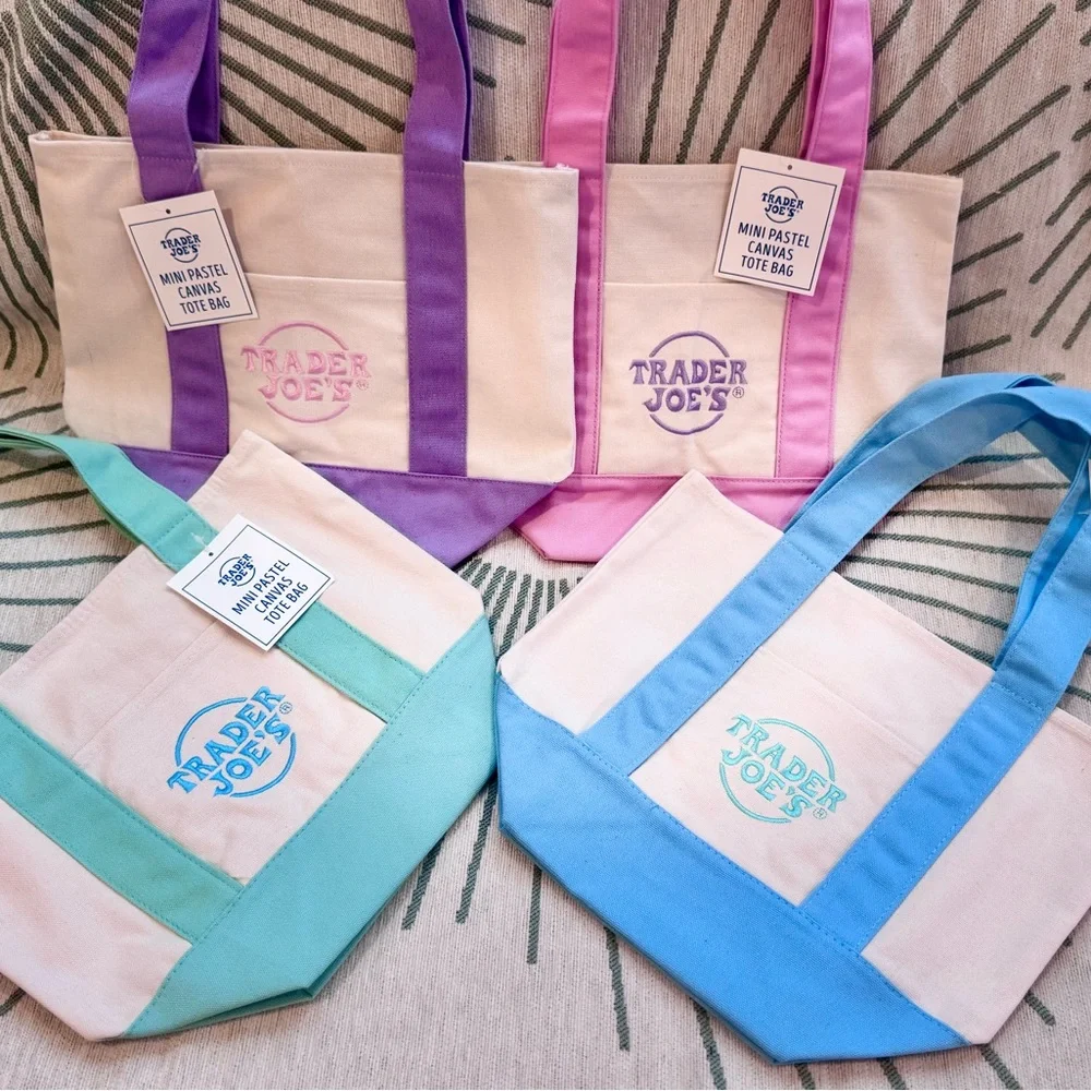 🚨VIRAL🚨Trader Joe's Pastel Purple and Cream Mini Tote Bag NWT!!! - Picture 3 of 3